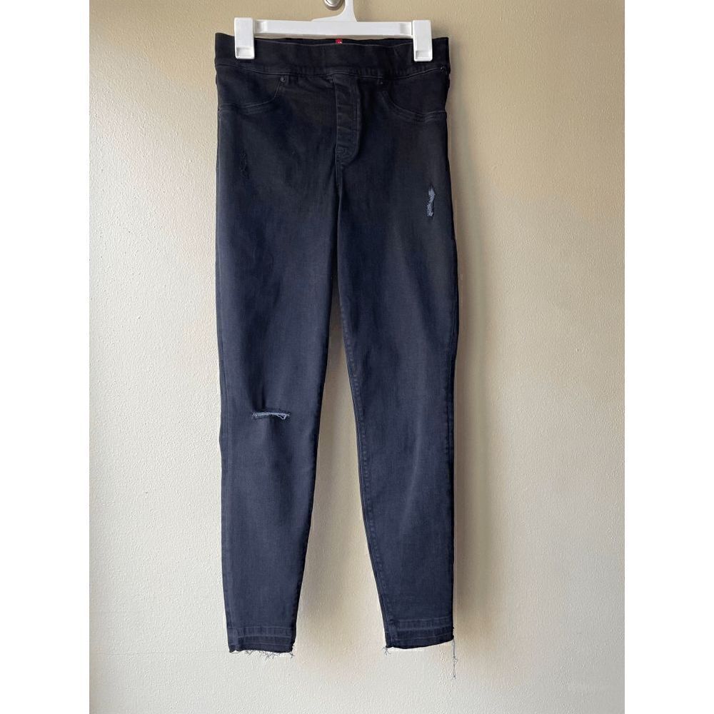 SpanxโLightlyโDistressedโBlackโVintageโSkinnyโPull-OnโJeanโSizeโMedium